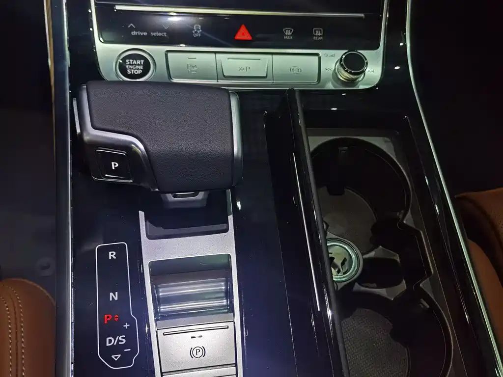 Audi Q7 2025 — фото 15