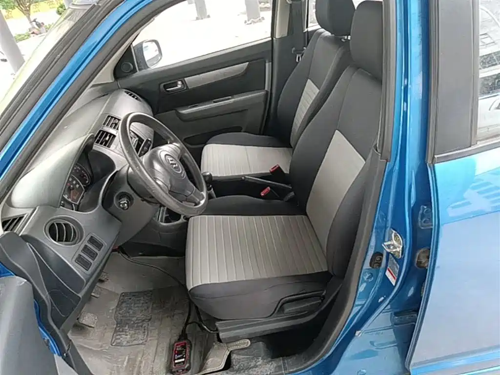 Suzuki Swift 2015 — фото 15