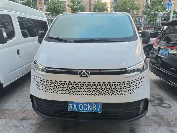 Maxus V70 2024