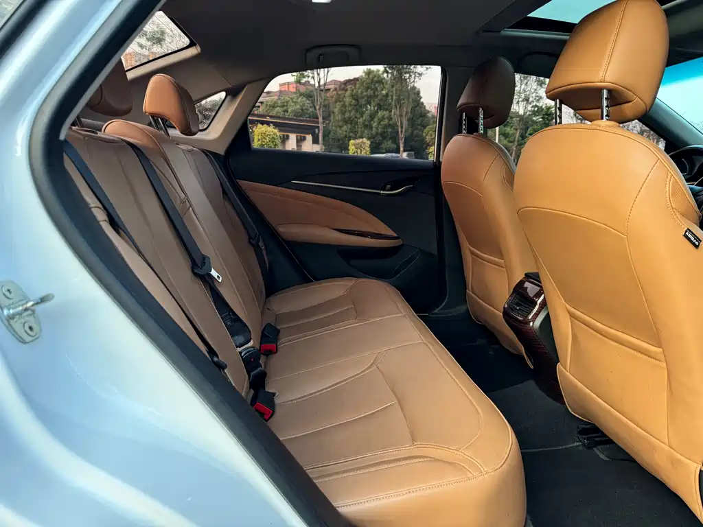 Buick Excelle 2018 — фото 11