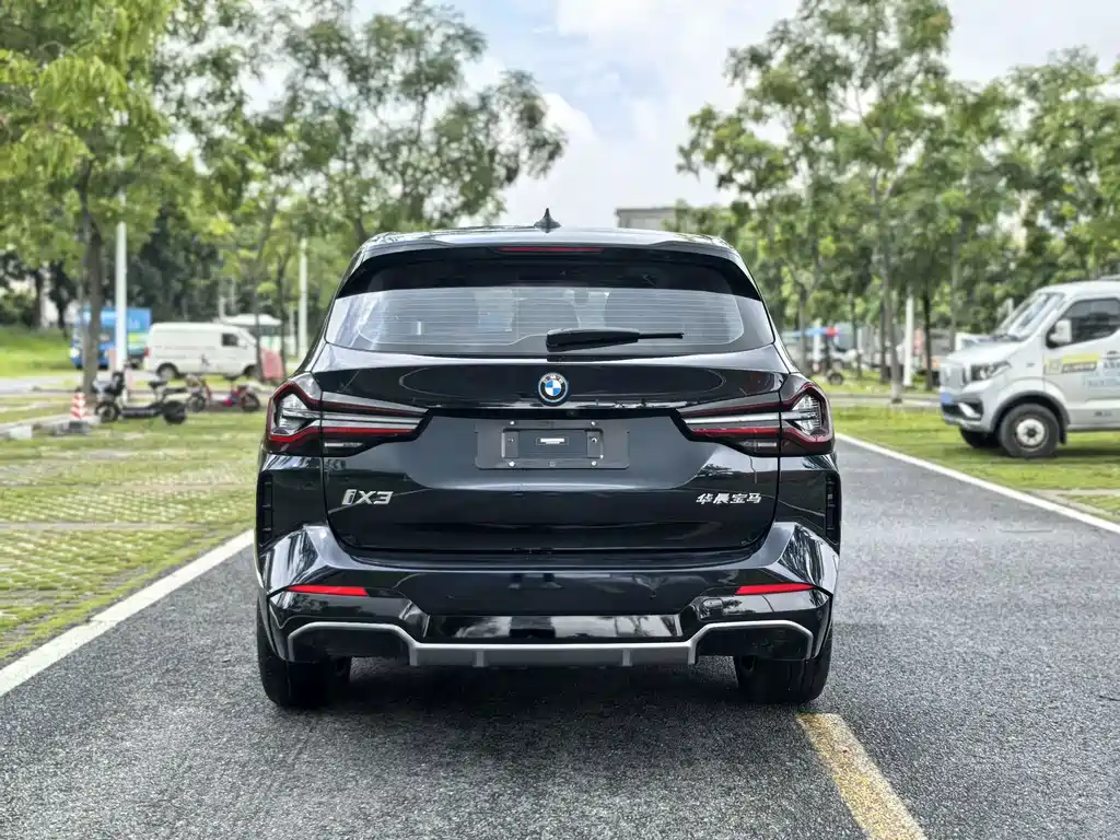 BMW iX3 2022 — фото 6