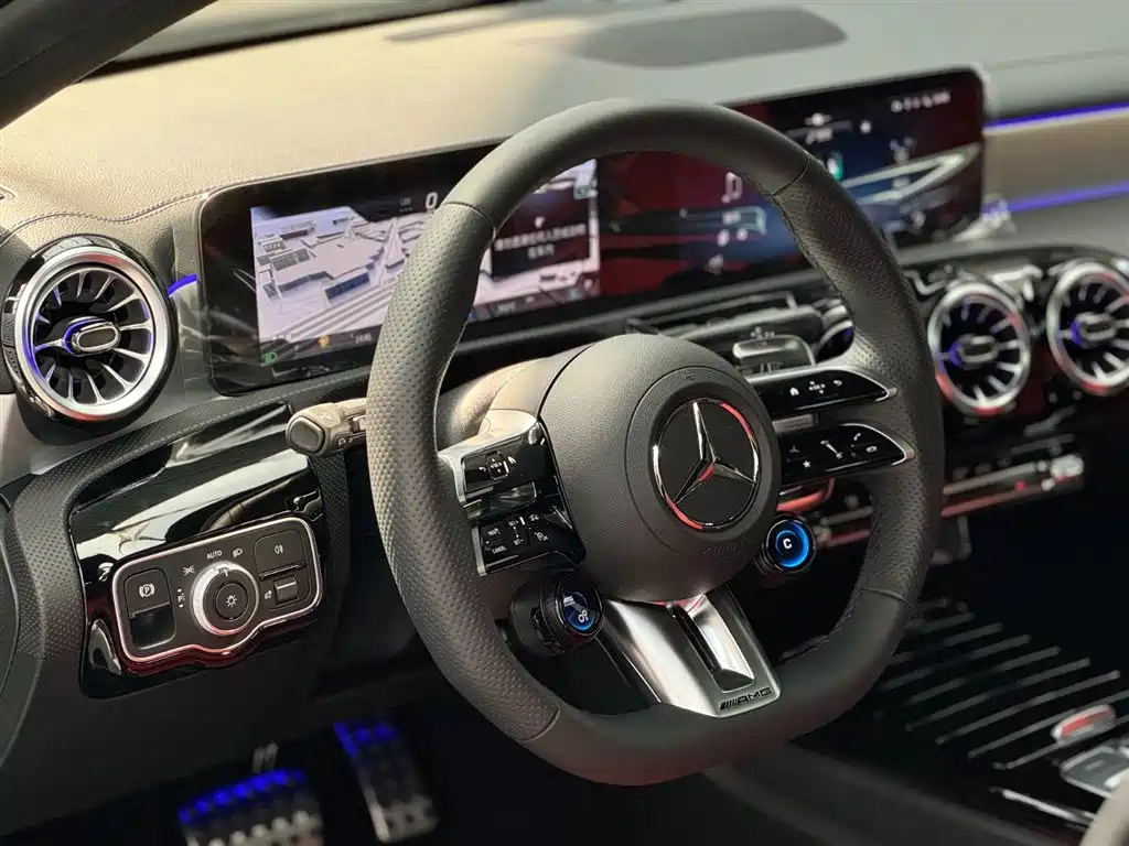 Mercedes-Benz A-Class AMG 2025 — фото 6