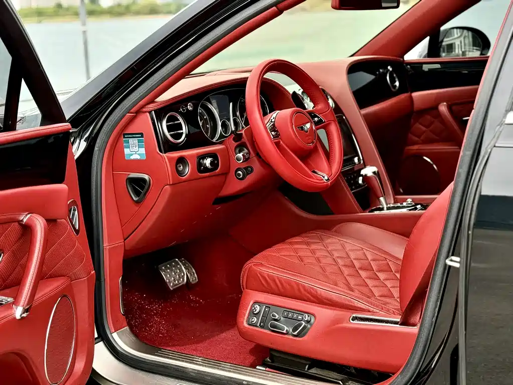 Bentley Flying Spur 2019 — фото 13