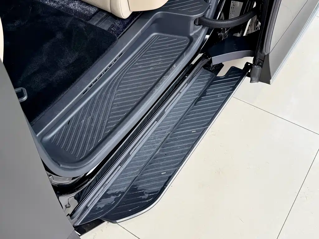 Toyota Alphard 2025 — фото 26
