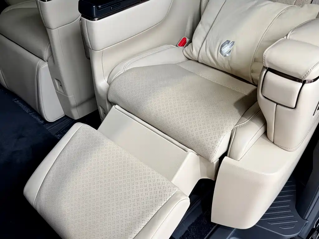 Toyota Alphard 2025 — фото 31