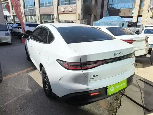 BYD Seal 05 DM-i 2025