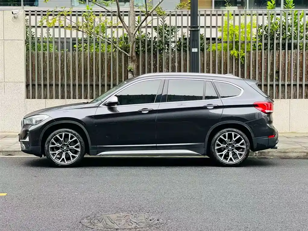 BMW X1 2022 — фото 2