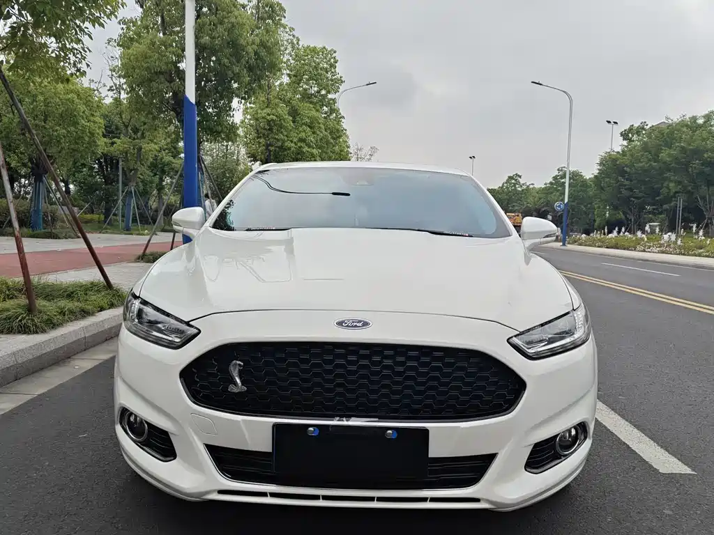 Ford Mondeo 2014 — фото 2