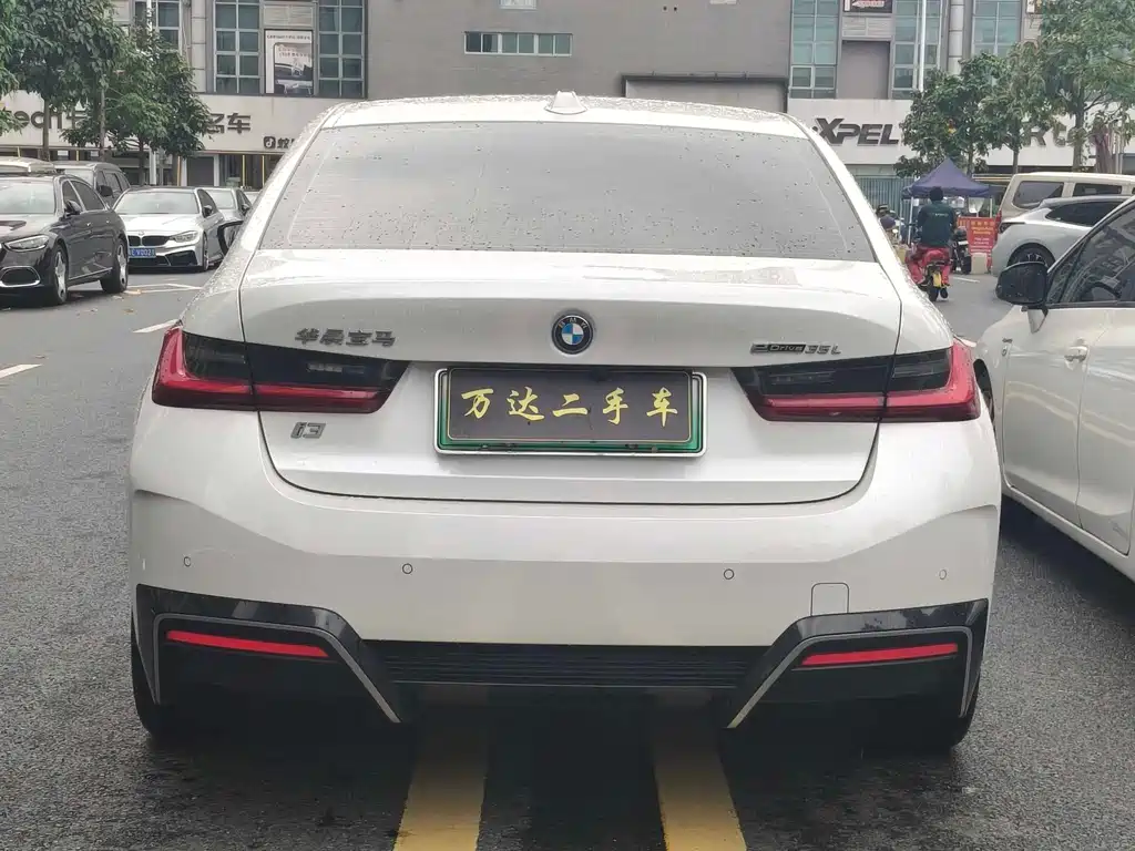 BMW i3 2023
