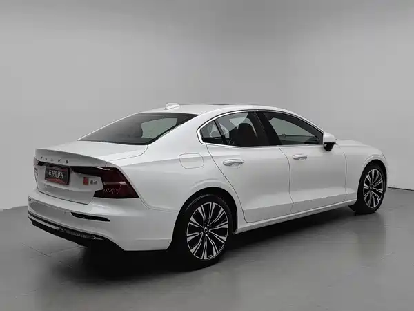 Volvo S60 2024