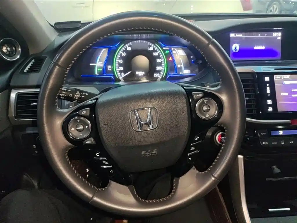 Honda Accord 2018 — фото 11