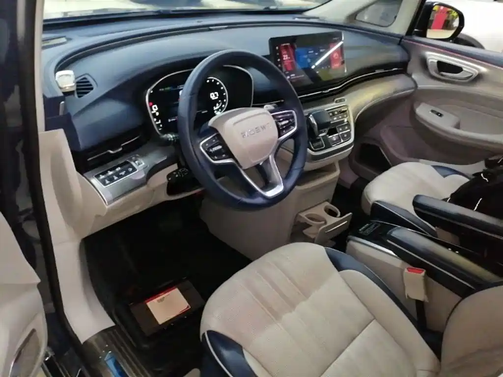 Roewe iMAX8 2021 — фото 10