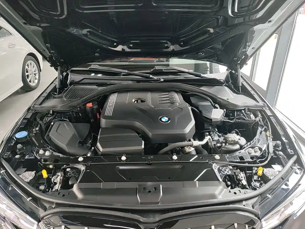BMW 3 Series 2022 — фото 16