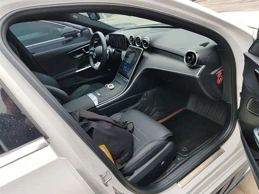 Mercedes-Benz C-Class 2023 — фото 25
