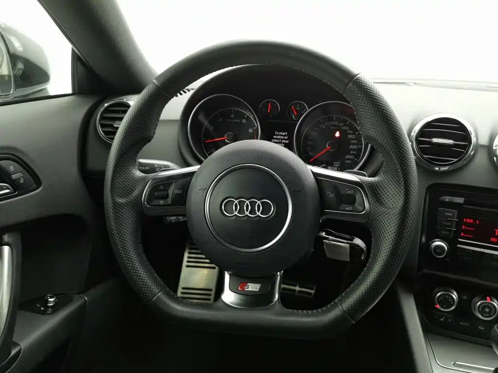 Audi TT 2014 — фото 11