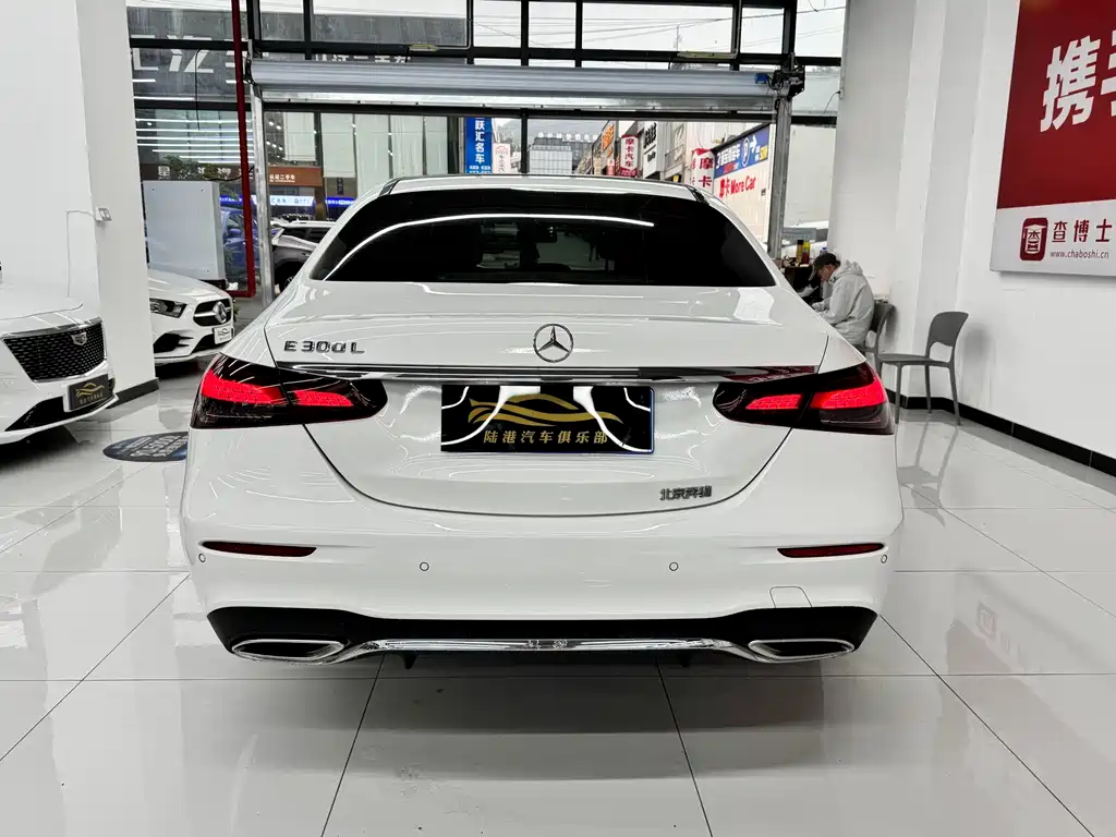 Mercedes-Benz E-Class 2022 — фото 12