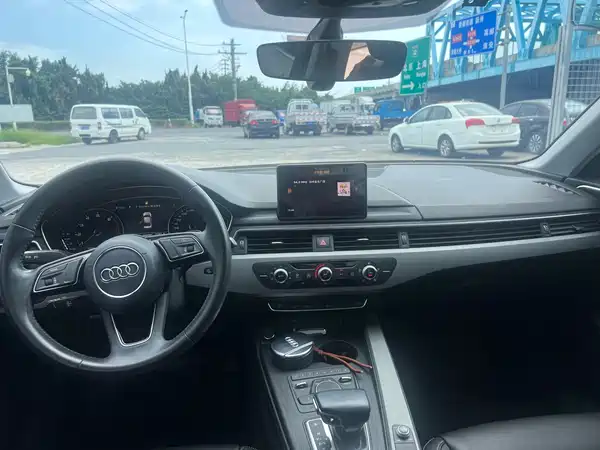 Audi A4L 2019
