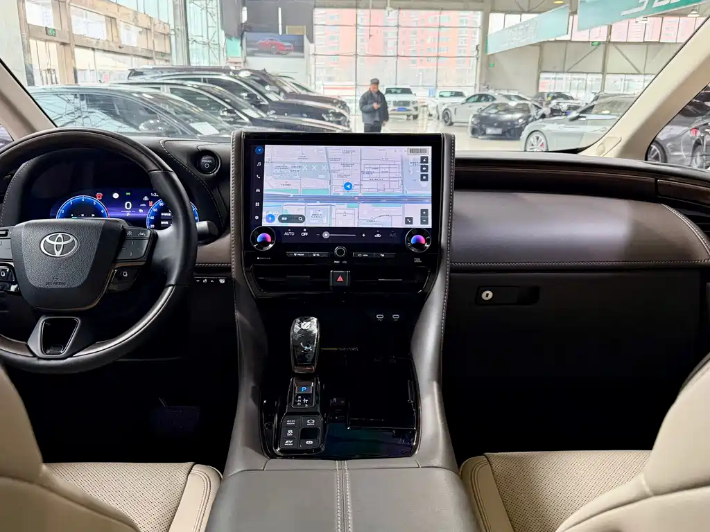 Toyota Alphard 2025 — фото 18