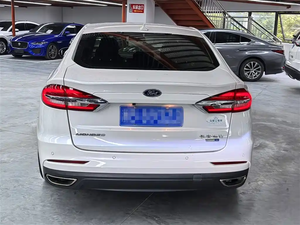 Ford Mondeo 2019 — фото 18