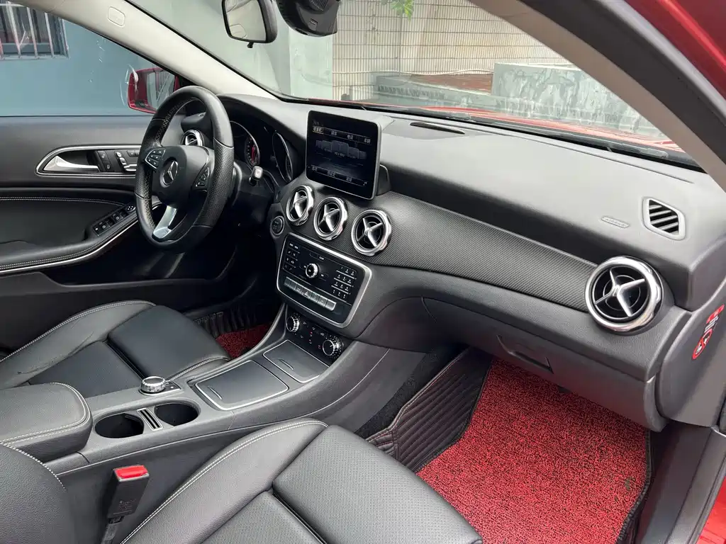 Mercedes-Benz GLA 2018 — фото 19