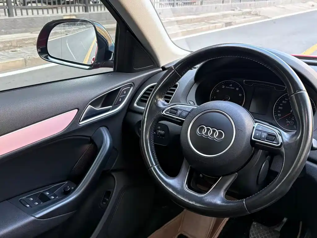 Audi Q3 2016 — фото 8