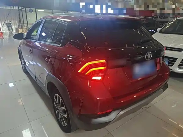 Toyota Yaris L 2023