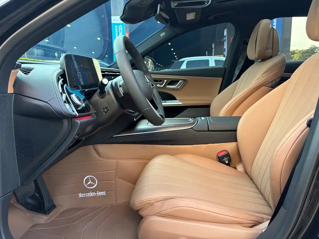 Mercedes-Benz E-Class 2025 — фото 12