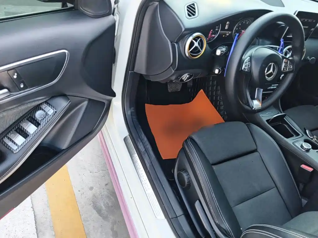 Mercedes-Benz A-Class 2016 — фото 16