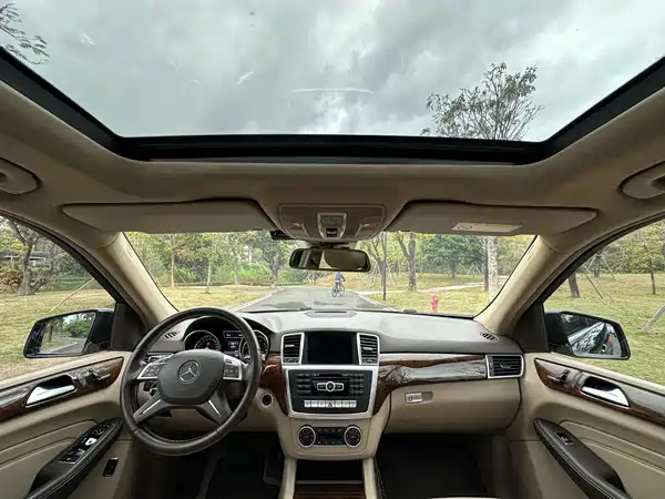 Mercedes-Benz M-Class 2015