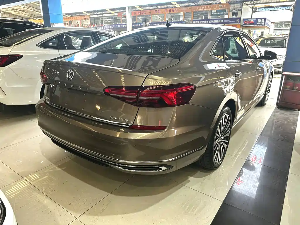 Volkswagen Passat 2019 — фото 14