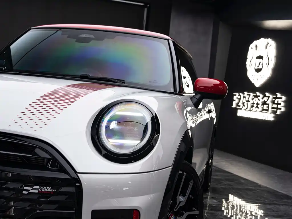 MINI JCW 2025 — фото 2