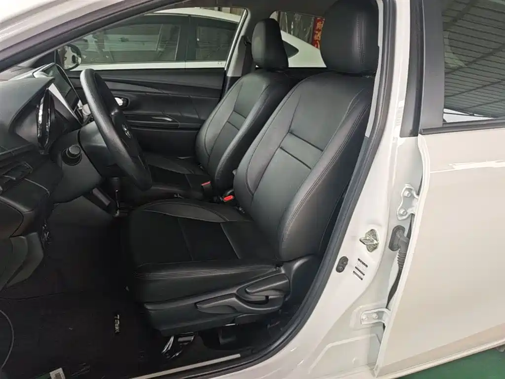 Toyota Yaris L 2019 — фото 15