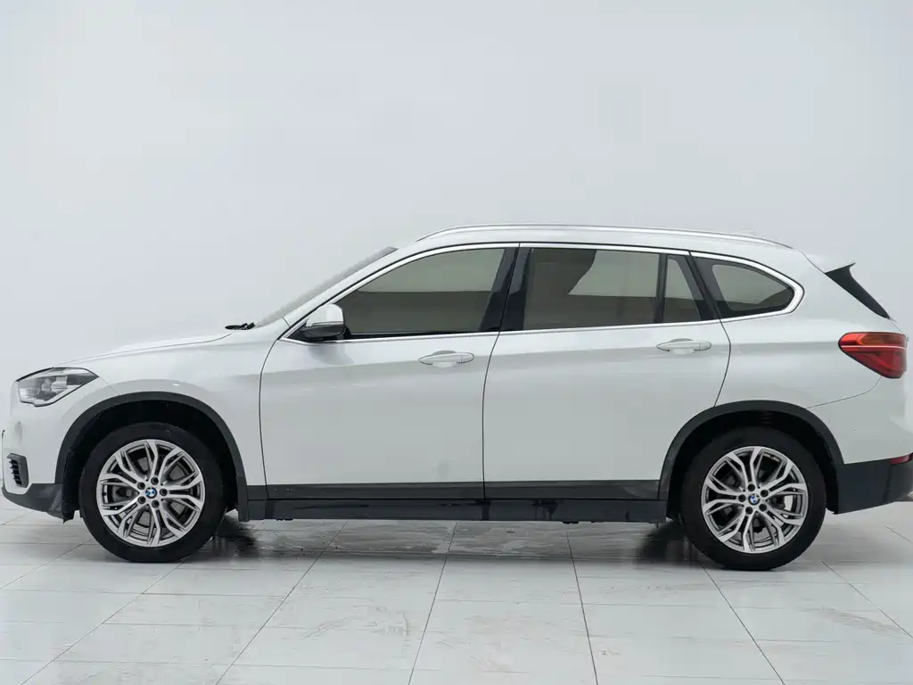 BMW X1 2019 — фото 3