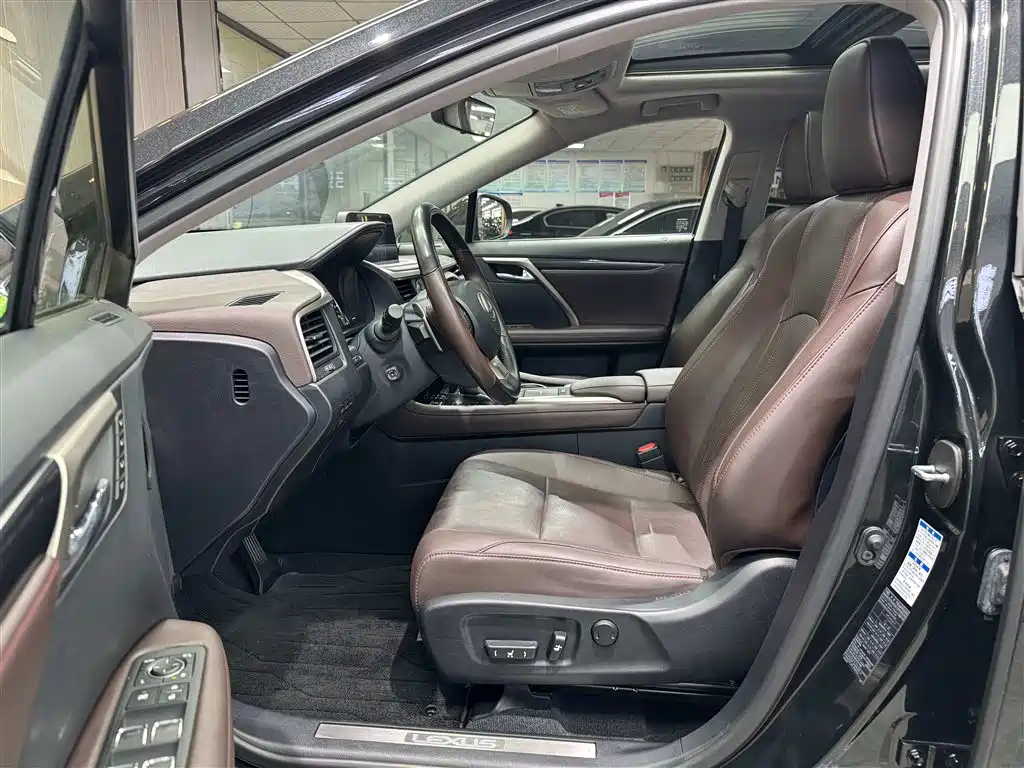 Lexus RX 2022