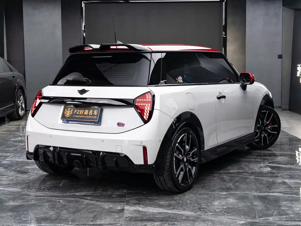 MINI JCW 2025 — фото 11