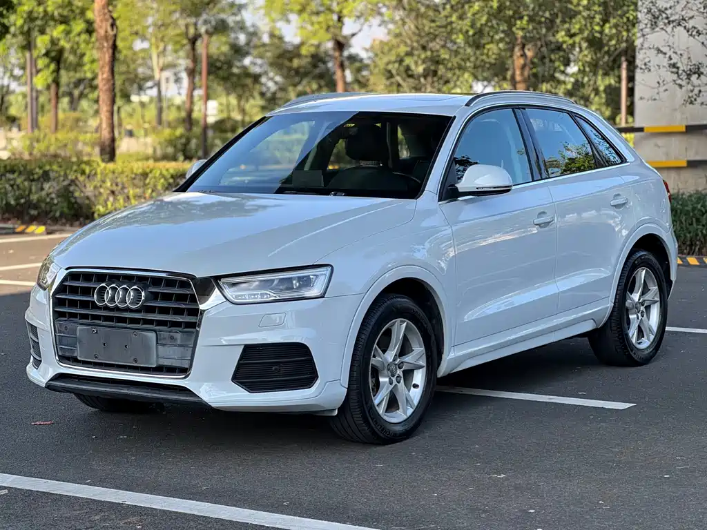 Audi Q3 2018 — фото 1