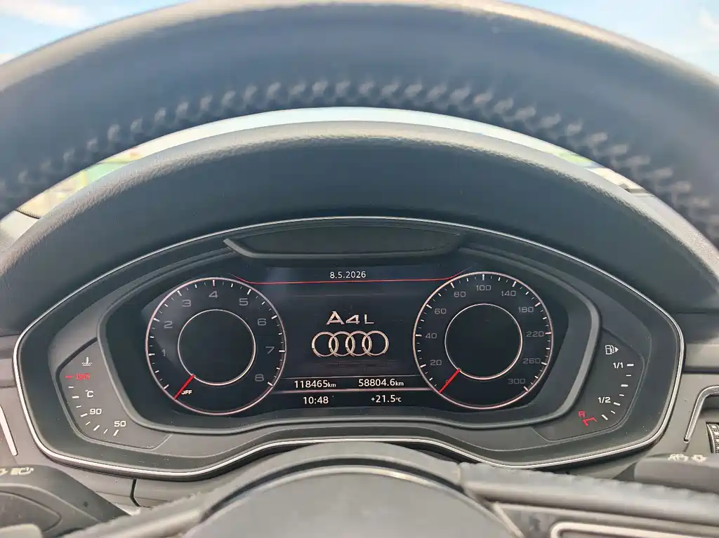 Audi A4L 2018 — фото 9