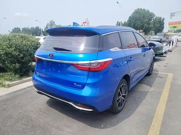 BYD Song MAX 2017