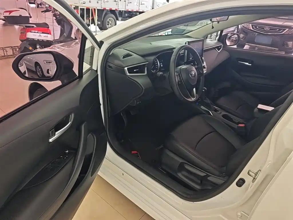 Toyota Corolla 2019 — фото 16