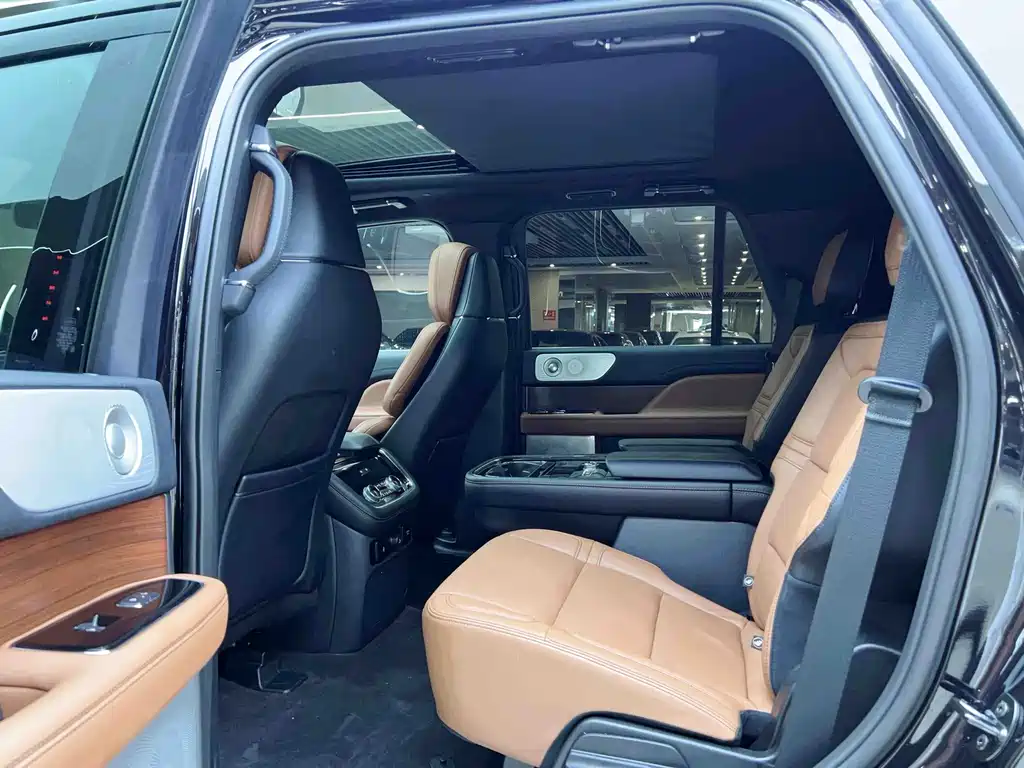 Lincoln Navigator 2021 — фото 10