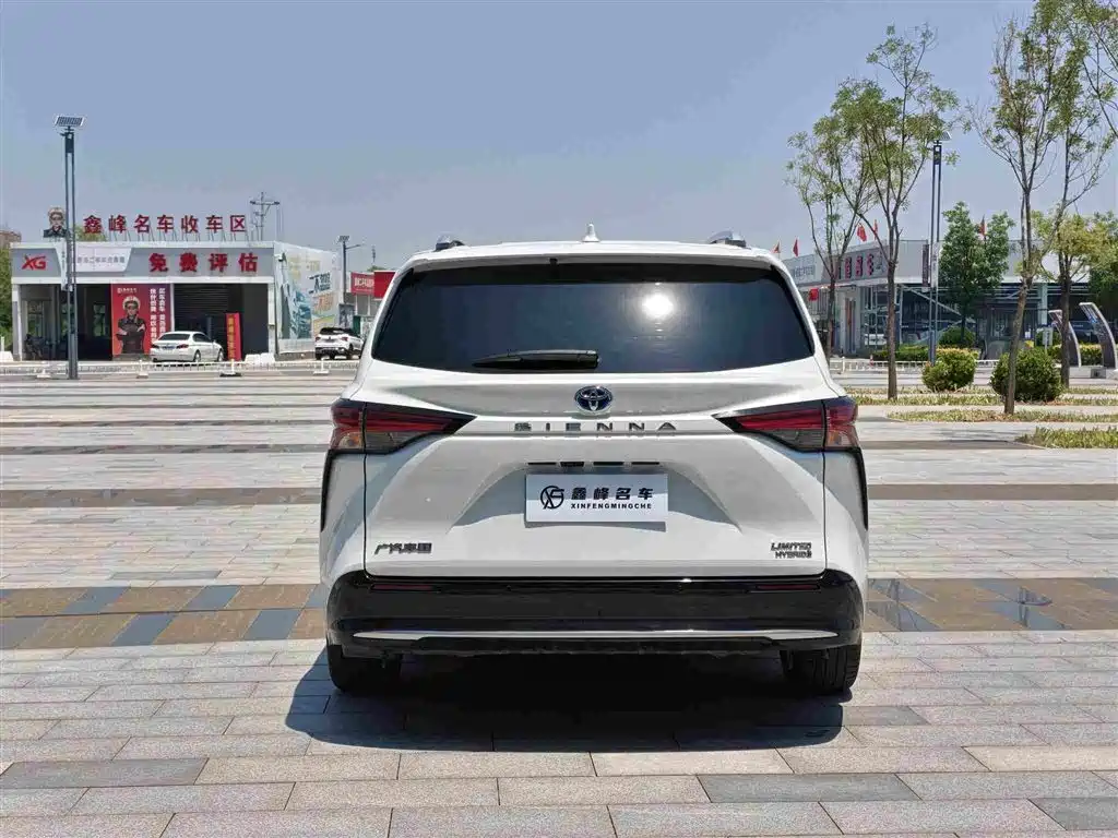 Toyota Sienna 2024 — фото 20