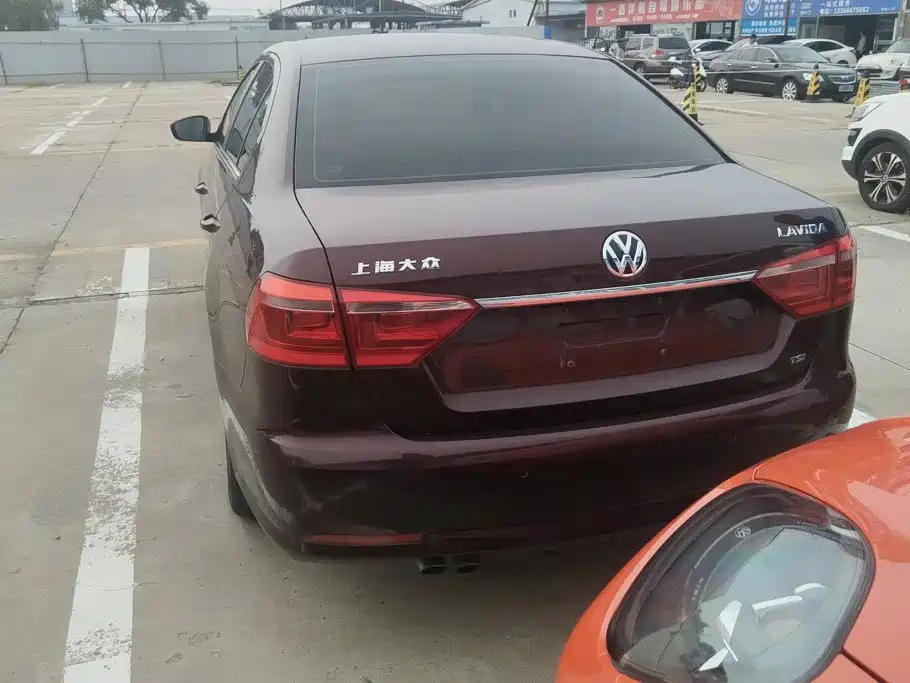 Volkswagen Lavida 2013