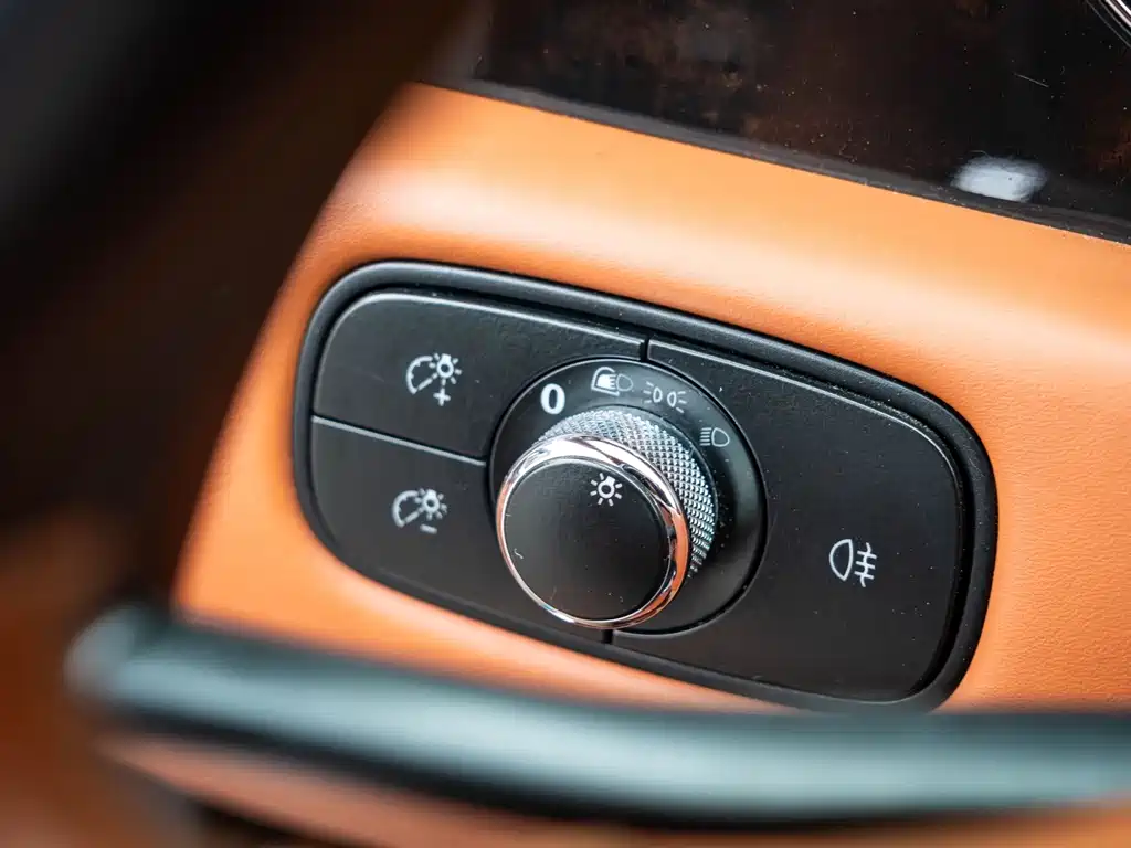 Bentley Flying Spur 2013 — фото 15
