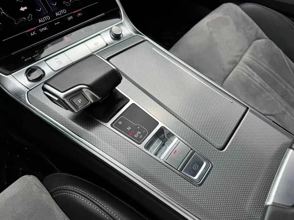 Audi A6L 2024 — фото 9