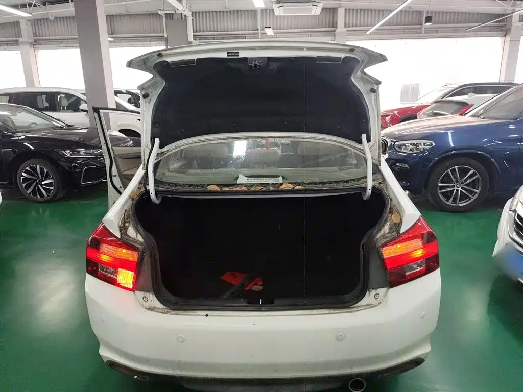 Honda City Classic 2015 — фото 15