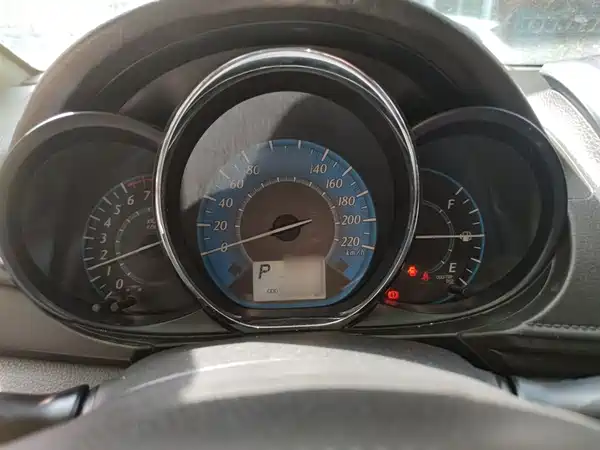 Toyota Yaris L 2015