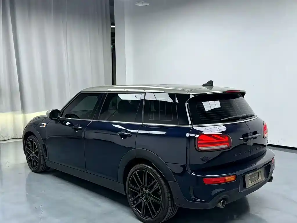 MINI Clubman 2023 — фото 10