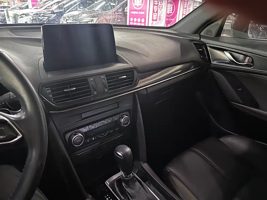 Mazda CX-4 2019 — фото 14