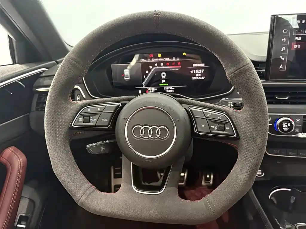 Audi A4L 2025 — фото 10