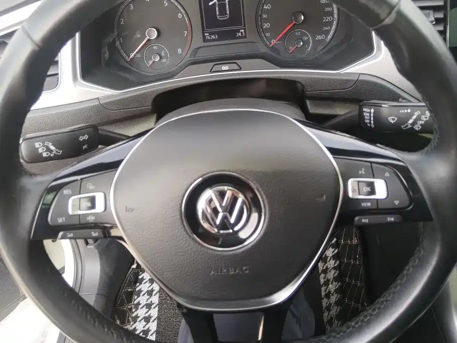 Volkswagen T-Roc 2021 — фото 15